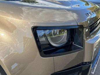 Land Rover Defender 3.0 D250 X-Dynamic SE 90 3dr Auto