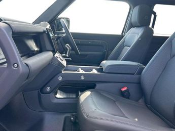 Land Rover Defender 3.0 D250 X-Dynamic SE 90 3dr Auto