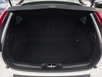 Volvo V40 Cross Country T3 [152] Cross Country Pro 5dr Geartronic