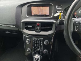 Volvo V40 Cross Country T3 [152] Cross Country Pro 5dr Geartronic