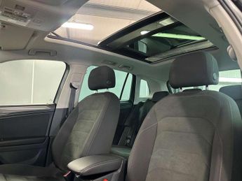 Volkswagen Tiguan 2.0 TSi 190 4Motion SEL 5dr DSG