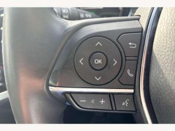 Toyota Camry 2.5 VVT-i Hybrid Design 4dr CVT