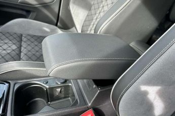 Volkswagen Golf 1.5 eTSI 150 R-Line 5dr DSG
