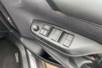 Toyota Yaris 1.5 Hybrid Design 5dr CVT