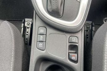 Toyota Yaris 1.5 Hybrid Design 5dr CVT