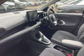 Toyota Yaris 1.5 Hybrid Design 5dr CVT