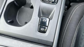 Volvo XC40 2.0 B3P Core 5dr Auto