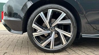 Volkswagen Golf 2.0 TDI 150 R-Line 5dr DSG
