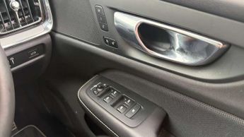 Volvo S60 2.0 T5 R DESIGN Plus 4dr Auto