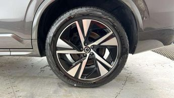 Volvo XC90 2.0 B5D [235] Plus Dark 5dr AWD Geartronic