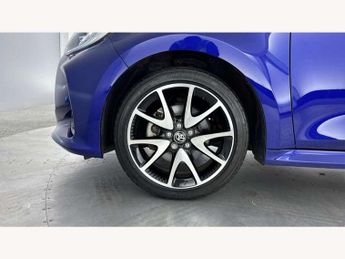 Toyota Yaris 1.5 Hybrid Dynamic 5dr CVT
