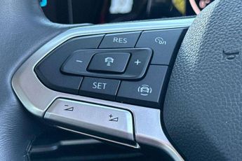 Volkswagen Golf 1.0 eTSI Life 5dr DSG