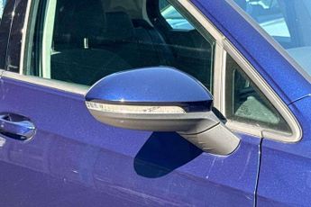 Volkswagen Golf 1.0 eTSI Life 5dr DSG