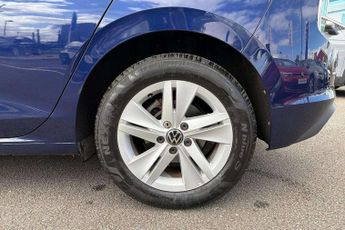 Volkswagen Golf 1.0 eTSI Life 5dr DSG