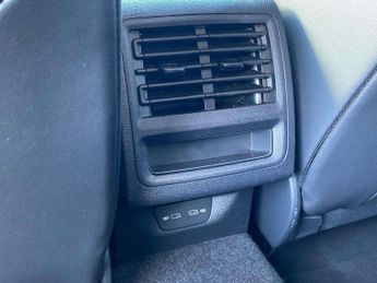 Volkswagen Golf 1.5 eTSI 150 R-Line 5dr DSG