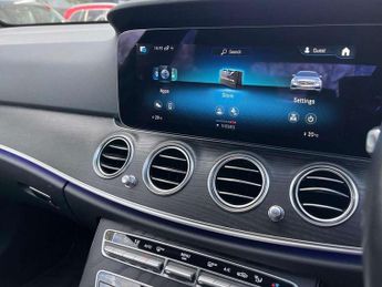 Mercedes-Benz E-Class E400d 4Matic AMG Line Premium 4dr 9G-Tronic
