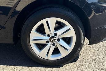 Volkswagen Golf 2.0 TDI Life 5dr DSG