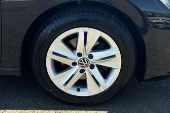 Volkswagen Golf 2.0 TDI Life 5dr DSG