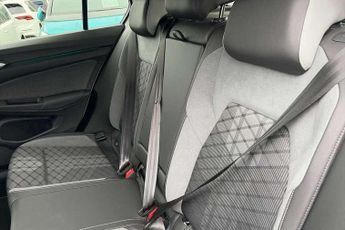 Volkswagen Golf 1.5 eTSI 150 R-Line 5dr DSG