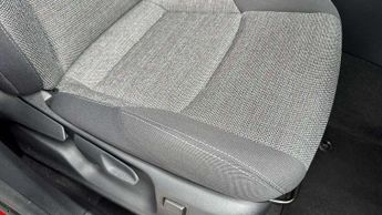 Toyota C-HR 1.8 Hybrid Design 5dr CVT