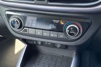 Hyundai i10 1.2 [79] Premium 5dr Auto [Nav]