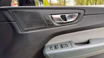 Volvo XC60 2.0 B5P [250] R DESIGN Pro 5dr AWD Geartronic
