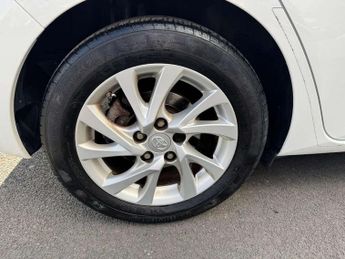 Toyota Auris 1.8 Hybrid Icon TSS 5dr CVT