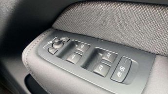 Volvo XC60 2.0 B5P Plus Black Edition 5dr AWD Geartronic