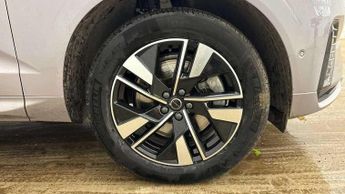 Volvo XC60 2.0 B5P Plus Dark 5dr AWD Geartronic