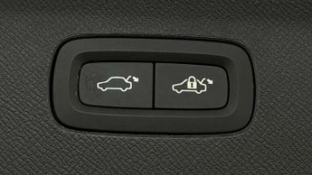 Volvo XC90 2.0 B5P Plus Dark 5dr AWD Geartronic