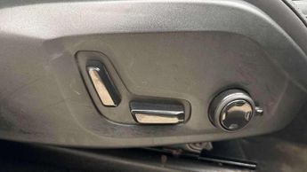 Volvo XC90 2.0 B5P Plus Dark 5dr AWD Geartronic