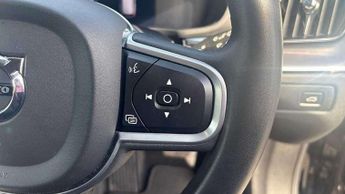 Volvo XC60 2.0 B5P Momentum 5dr AWD Geartronic