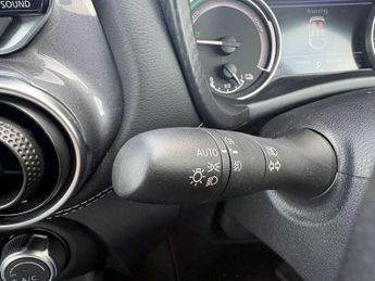 Nissan Juke 1.6 Hybrid Tekna 5dr Auto