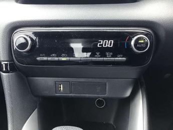 Toyota Yaris 1.5 Hybrid Icon 5dr CVT