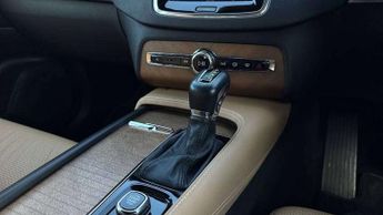 Volvo XC60 2.0 T8 [455] PHEV Ultra Dark 5dr AWD Geartronic