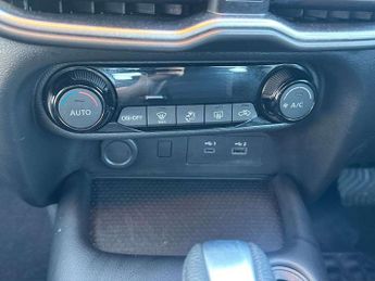 Nissan Juke 1.6 Hybrid Acenta Premium 5dr Auto