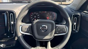 Volvo XC40 1.5 T3 [163] Momentum 5dr Geartronic