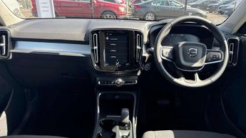 Volvo XC40 1.5 T3 [163] Momentum 5dr Geartronic