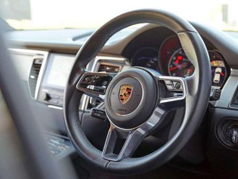 Porsche Macan Turbo 5dr PDK