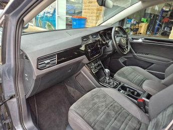 Volkswagen Touran 1.5 TSI EVO SEL 5dr DSG