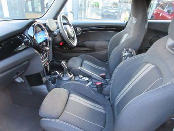 MINI Hatchback 2.0 Cooper S Sport Premium 3dr Auto