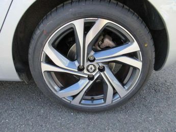 Renault Clio 1.6 E-TECH Hybrid 140 RS Line 5dr Auto