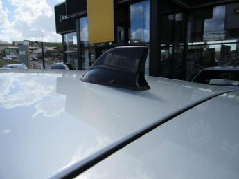 Renault Clio 1.6 E-TECH Hybrid 140 RS Line 5dr Auto