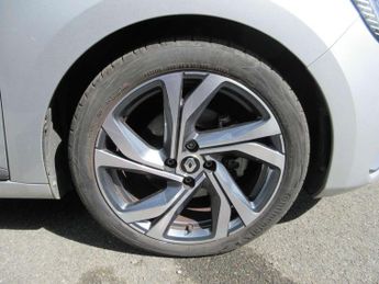 Renault Clio 1.6 E-TECH Hybrid 140 RS Line 5dr Auto