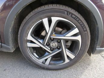 Toyota C-HR 1.8 Hybrid Design 5dr CVT