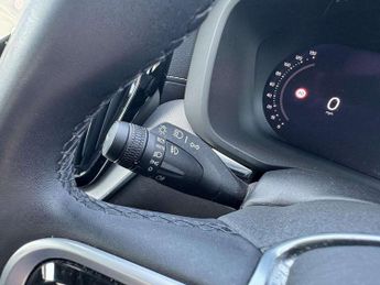 Volvo XC60 2.0 B4D R DESIGN Pro 5dr AWD Geartronic