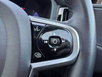 Volvo XC60 2.0 B4D R DESIGN Pro 5dr AWD Geartronic