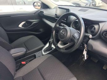 Toyota Yaris 1.5 Hybrid Design 5dr CVT