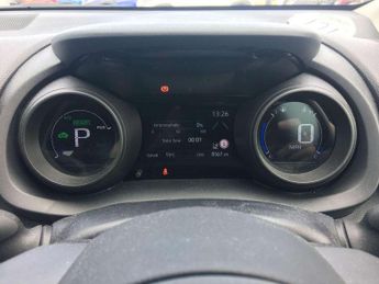 Toyota Yaris 1.5 Hybrid Design 5dr CVT