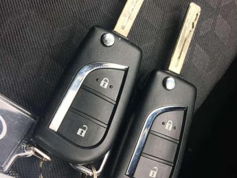 Toyota Yaris 1.5 Hybrid Design 5dr CVT